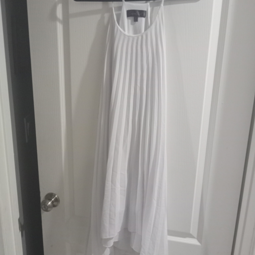Chic White Pleated Hi/low Dress